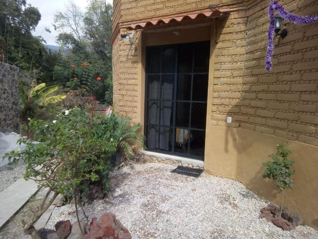 Hospedaje Casa Cortes - Recamaras De Descanso, Tepoztlan Mor - No Contamos Con Estacionamiento Екстер'єр фото